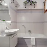 H11 Casa Holly Parcheggio - *