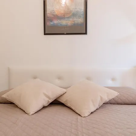 H11 Casa Holly Parcheggio - شقة سانريمو