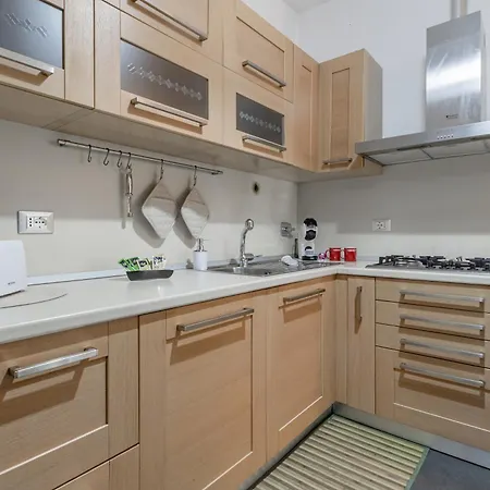 H11 Casa Holly Parcheggio - شقة