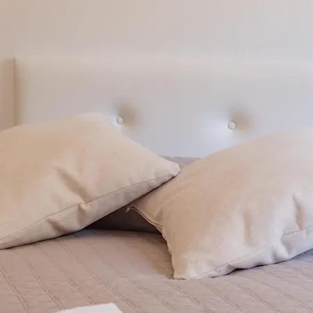 H11 Casa Holly Parcheggio - شقة *