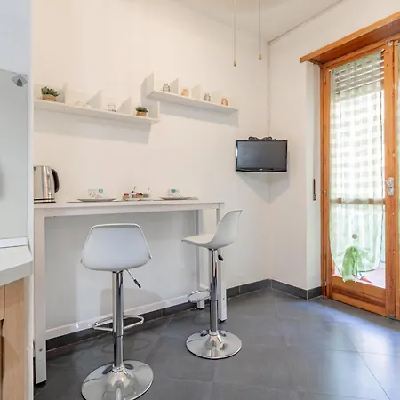 H11 Casa Holly Parcheggio - *