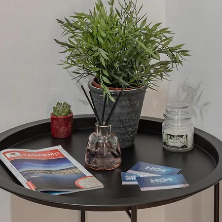 H11 Casa Holly Parcheggio - *