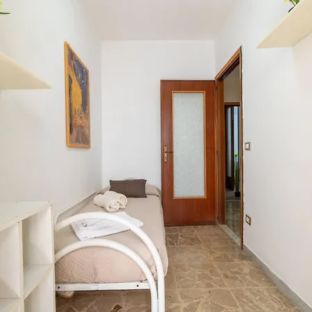 H11 Casa Holly Parcheggio - Apartment Sanremo